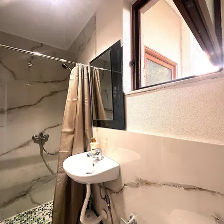 In Jonis House Apartmanhotel Vlora