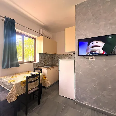 Apartmanhotel In Jonis House Vlora