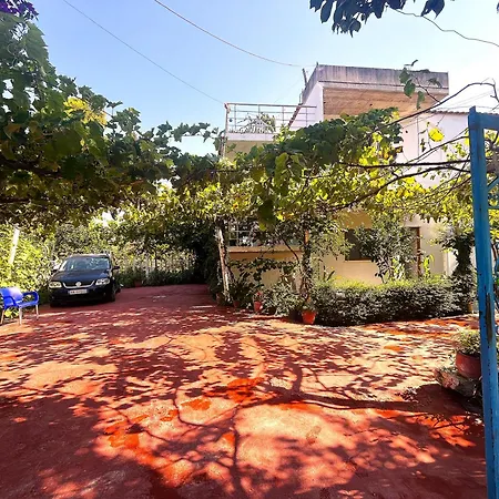 Apartment In Jonis House