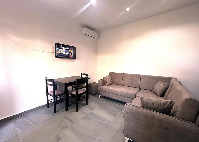 In Jonis House Vlorë